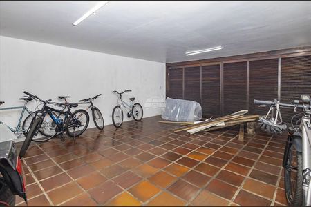 4_photo/94dce6e25f.a999bb018c56c4d9-ATLAS-b2f55722-4a21-4696-8b06-688fb3a7d9d1.jpg de casa à venda com 4 quartos, 550m² em Barreirinha, Curitiba