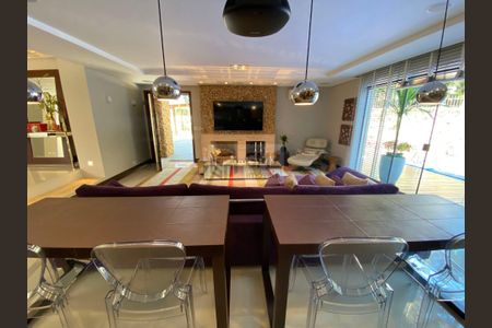 8_photo/94dce6e27b.4cea1a0b3f6bbd2f-ATLAS-28190085-671e-4eb1-b64f-ffe747b0ee40.jpg de casa à venda com 4 quartos, 810m² em Barreirinha, Curitiba