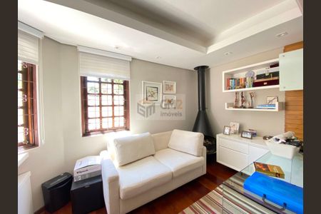 8_photo/94dce6e27b.4cea1a0b3f6bbd2f-ATLAS-581eeb64-90c3-4962-9f37-ea69de70cbd7.jpg de casa à venda com 4 quartos, 810m² em Barreirinha, Curitiba