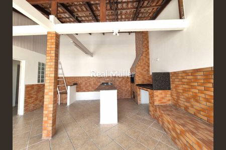 2_photo/94dce6e311.ec33b550e6099e88-ATLAS-1f230148-8d7c-421c-a2a6-be3a7c90e97f.jpg de casa à venda com 5 quartos, 250m² em Barreirinha, Curitiba