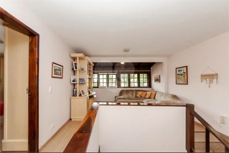 4_photo/94dce6e3b3.15f4a19d538e62fb-ATLAS-2e19fbe3-496b-42e9-8eeb-637dd7845382.jpg de casa à venda com 4 quartos, 269m² em Barreirinha, Curitiba