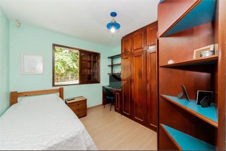 5_photo/94dce6e3b3.15f4a19d538e62fb-ATLAS-9277ca60-7fbb-4a93-9041-e1e7880e43d7.jpg de casa à venda com 4 quartos, 269m² em Barreirinha, Curitiba