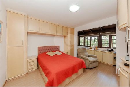 8_photo/94dce6e3b3.15f4a19d538e62fb-ATLAS-e3f3ae3e-cbda-4ee8-ac50-9da0d513dea9.jpg de casa à venda com 4 quartos, 269m² em Barreirinha, Curitiba