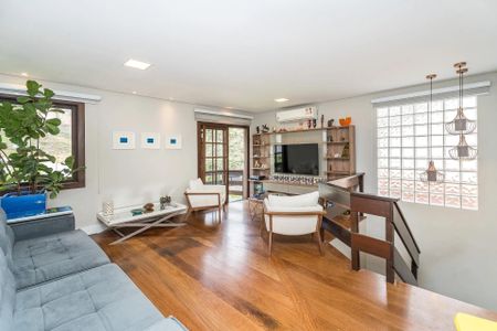 24_photo/94dce6e3cf.f468b0c7bf094498-ATLAS-c8beaf18-709c-4e7f-b9d8-615a5c822860.jpg de casa à venda com 4 quartos, 223m² em Barreirinha, Curitiba