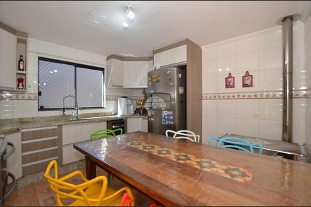 12_photo/94dce6e49b.7e2ea02b9085bf9d-ATLAS-38a3ea35-9b8b-4e2d-9f48-e4e990ecd66b.jpg de casa à venda com 3 quartos, 189m² em Barreirinha, Curitiba