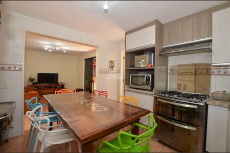 6_photo/94dce6e49b.7e2ea02b9085bf9d-ATLAS-611d9bee-3e10-441b-800c-329837f02ffb.jpg de casa à venda com 3 quartos, 189m² em Barreirinha, Curitiba