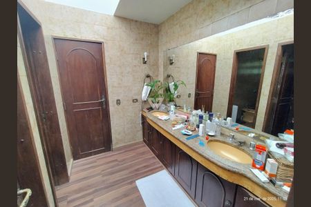 9_photo/94dce6e78f.d517edeb292fc9c5-ATLAS-e4f9d7bd-506c-4c28-9e7d-92136ac0ab04.jpg de casa à venda com 4 quartos, 781m² em São Lourenço, Curitiba