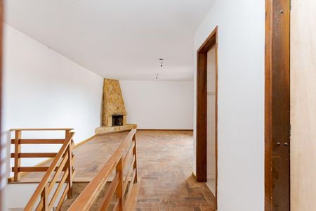 5_photo/94dce6e8ef.dd63bef89a0f751f-ATLAS-11ea2ca4-5218-4a35-acc3-07fe3631bfe9.jpg de casa à venda com 5 quartos, 402m² em Barreirinha, Curitiba