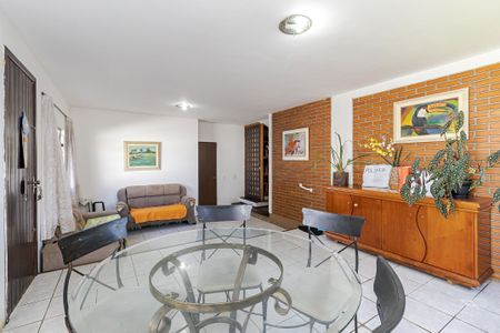 2_photo/94dce6e919.e6e1c947b02cf8fb-ATLAS-8f81bd5e-0eab-40ef-9b18-47a4656e8a1f.jpg de casa à venda com 3 quartos, 180m² em Barreirinha, Curitiba