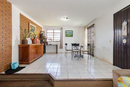 6_photo/94dce6e919.e6e1c947b02cf8fb-ATLAS-e344fcac-f75d-4b33-b0e6-c36d850d3133.jpg de casa à venda com 3 quartos, 180m² em Barreirinha, Curitiba