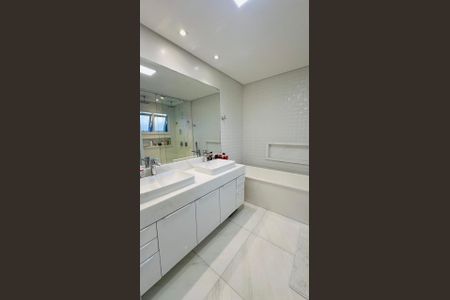 32_photo/94dce6ea0b.0176ad22bcbf6d3f-ATLAS-ea55cac4-11e2-4759-ae25-af2e20381ef6.jpg de casa à venda com NaN quartos, 266m² em São Lourenço, Curitiba