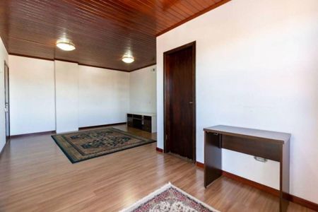 1_photo/94dce6ebf1.72b299ddc7bc3168-ATLAS-00c2bb22-3397-4fec-bde4-d5f6e0f0ee87.jpg de casa à venda com 3 quartos, 256m² em Barreirinha, Curitiba