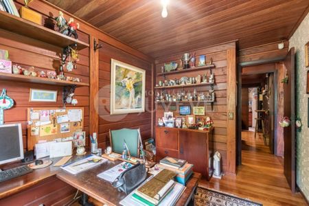 5_photo/94dce6ec71.7a69ff73eb43ff8d-ATLAS-99481af8-59ab-4f5e-9ecc-1edd57dfd07e.jpg de casa à venda com 3 quartos, 270m² em Boa Vista, Curitiba