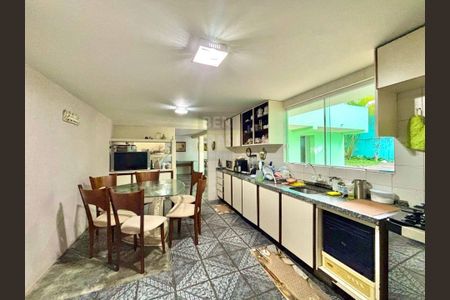 20_photo/94dce6ec83.e78a3bff2ad56a74-ATLAS-9ea3c103-aba5-4fca-9bb5-30ee2643a38b.jpg de casa à venda com 5 quartos, 650m² em Boa Vista, Curitiba