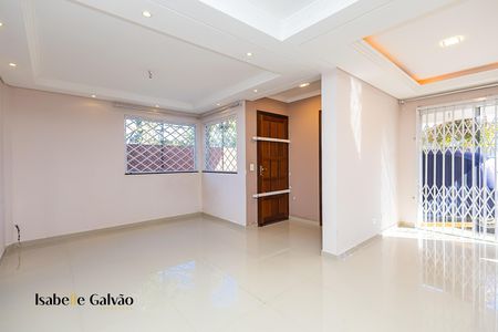 2_photo/94dce6ec95.813e0fc0a92df6ab-ATLAS-d54bb62e-29a1-407d-8366-d346879cd1bb.jpg de casa à venda com 3 quartos, 203m² em Boa Vista, Curitiba