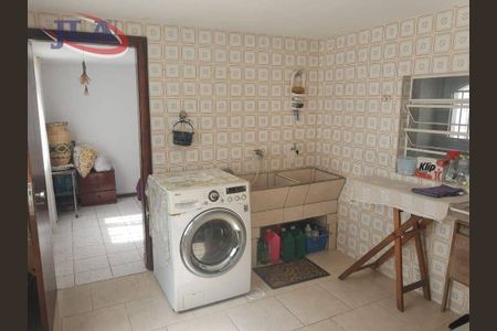 33_photo/94dce6ed97.4e8bf0435a0067fb-ATLAS-4a2eed01-625d-41e4-b7d5-f805b2272cc0.jpg de casa à venda com 4 quartos, 257m² em Boa Vista, Curitiba
