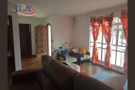 4_photo/94dce6ed97.4e8bf0435a0067fb-ATLAS-e69e43c7-dd50-49bd-8a96-1e51ec07639c.jpg de casa à venda com 4 quartos, 257m² em Boa Vista, Curitiba