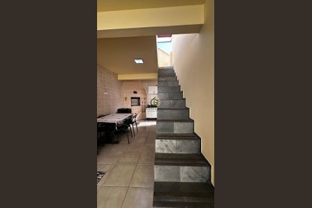 11_photo/94dce6f11d.af5ff038545b5b99-ATLAS-244b0c2e-1607-48b5-b144-011f2a16e2ea.jpg de casa à venda com 3 quartos, 120m² em Boa Vista, Curitiba