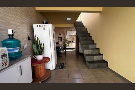 6_photo/94dce6f11d.af5ff038545b5b99-ATLAS-e5806d15-ec13-462e-a1bc-a9afeab8bdcd.jpg de casa à venda com 3 quartos, 120m² em Boa Vista, Curitiba