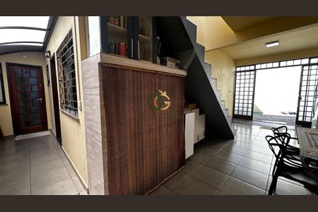 8_photo/94dce6f11d.af5ff038545b5b99-ATLAS-e78d806a-d052-49ac-ade0-9071ec952b6d.jpg de casa à venda com 3 quartos, 120m² em Boa Vista, Curitiba