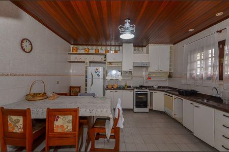 10_photo/94dce6f25d.fa3df4ea54111232-ATLAS-d43e5462-4dff-4235-85aa-2a3049f6c17e.jpg de casa à venda com 4 quartos, 286m² em Boa Vista, Curitiba