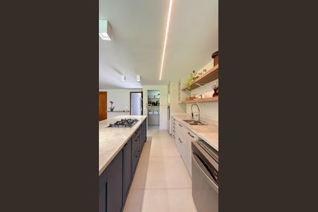 7_photo/94dce6f269.5afd90b9c05d4dec-ATLAS-23d6f3cf-a557-46a3-9227-c47d8c2eff12.jpg de casa à venda com 5 quartos, 214m² em Boa Vista, Curitiba