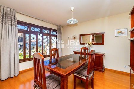 45_photo/94dce6f2e3.e467a4455404b950-ATLAS-369f1b4d-4abd-41e2-9e40-989d49f64e07.jpg de casa à venda com 3 quartos, 268m² em Boa Vista, Curitiba