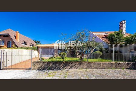 3_photo/94dce6f2e3.e467a4455404b950-ATLAS-c838e857-74af-409a-b8f7-acb36adb7c60.jpg de casa à venda com 3 quartos, 268m² em Boa Vista, Curitiba