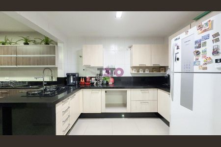 19_photo/94dce6f3b9.bd88f4c23bd4aa3d-ATLAS-b25dedd3-92c9-4720-85b1-6f3ad9445d81.jpg de casa à venda com 4 quartos, 198m² em Boa Vista, Curitiba