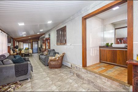 3_photo/94dce6f3d3.b38ac4619dd2e4c9-ATLAS-09f96ec5-ce09-4ee8-a84b-2614b2f5e38f.jpg de casa à venda com 4 quartos, 270m² em Boa Vista, Curitiba