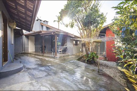10_photo/94dce6f3d3.b38ac4619dd2e4c9-ATLAS-34885245-8729-4196-9ecc-34dd32d7d1e1.jpg de casa à venda com 4 quartos, 270m² em Boa Vista, Curitiba