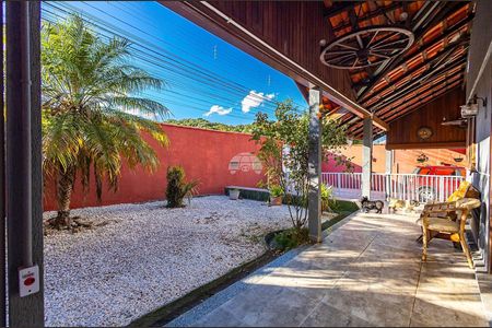 8_photo/94dce6f3d3.b38ac4619dd2e4c9-ATLAS-cff573d1-9203-4965-bb26-1200b53c579a.jpg de casa à venda com 4 quartos, 270m² em Boa Vista, Curitiba