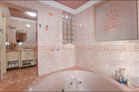 32_photo/94dce6f4e3.a3ae9ae7e703bbee-ATLAS-3b6b6eb6-ef50-49bd-992e-95be0504175c.jpg de casa à venda com 6 quartos, 640m² em Boa Vista, Curitiba