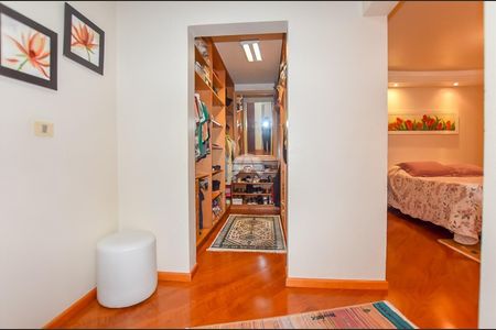 9_photo/94dce6f4e3.a3ae9ae7e703bbee-ATLAS-601fce7a-b3ea-490e-911d-ef819c52a4ba.jpg de casa à venda com 6 quartos, 640m² em Boa Vista, Curitiba