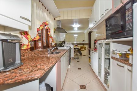 39_photo/94dce6f4e3.a3ae9ae7e703bbee-ATLAS-b59dca52-aa05-4b81-93c1-b116382260dc.jpg de casa à venda com 6 quartos, 640m² em Boa Vista, Curitiba