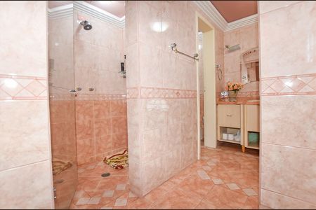 33_photo/94dce6f4e3.a3ae9ae7e703bbee-ATLAS-cf4cd089-439b-47a5-8007-7d40c4ef1a7f.jpg de casa à venda com 6 quartos, 640m² em Boa Vista, Curitiba