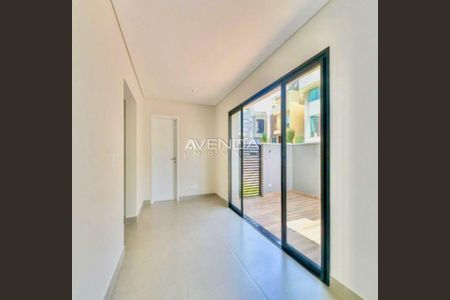 12_photo/94dce6f6a1.8dda1d85d1105da4-ATLAS-783fbb21-d6bb-4f27-9970-276b64ef9d6b.jpg de casa à venda com 4 quartos, 350m² em Boa Vista, Curitiba