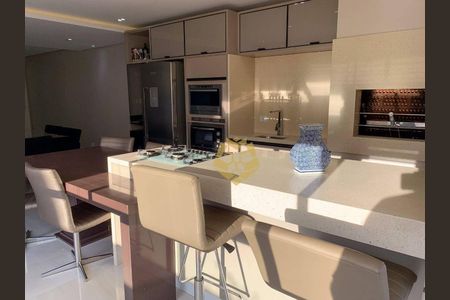 7_photo/94dce6f6a1.f219a6c507a36e5d-ATLAS-29e085d5-511b-4f9c-8232-18d00e7fd2a5.jpg de casa à venda com 3 quartos, 253m² em Boa Vista, Curitiba