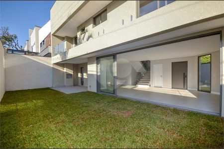 4_photo/94dce6f6a3.ac27657d5f4d7d4b-ATLAS-28cb945d-bbc9-4426-b0ed-34d9dba6198c.jpg de casa à venda com 3 quartos, 298m² em Boa Vista, Curitiba