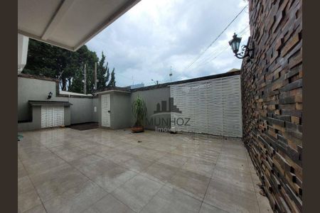 6_photo/94dce6f76d.a9ad82c0a29b9a19-ATLAS-e41530f7-99a8-4ba1-8283-868d76427943.jpg de casa à venda com 3 quartos, 659m² em Boa Vista, Curitiba