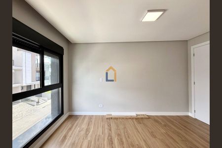 31_photo/94dce6f7e9.cc4ef3c02454e7cc-ATLAS-8a5daea9-4b13-4d5b-bef2-62ff867be952.jpg de casa à venda com 3 quartos, 194m² em Santa Cândida, Curitiba