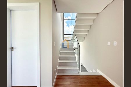 38_photo/94dce6f7e9.cc4ef3c02454e7cc-ATLAS-c4fe5c61-8b4c-4760-8104-42753787ef4e.jpg de casa à venda com 3 quartos, 194m² em Santa Cândida, Curitiba