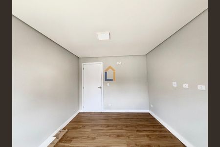 30_photo/94dce6f7e9.cc4ef3c02454e7cc-ATLAS-f9032d6f-b4b3-4279-9c5b-0d4c85aa6701.jpg de casa à venda com 3 quartos, 194m² em Santa Cândida, Curitiba