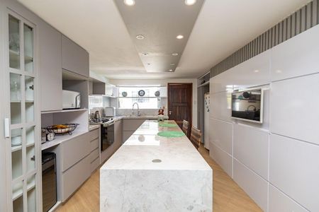 3_photo/94dce6f8eb.598c66e7e5047e83-ATLAS-4d123d3b-a500-4236-b3a1-ce09816e61ba.jpg de casa à venda com 3 quartos, 250m² em Santa Cândida, Curitiba