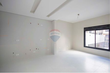 4_photo/94dce6fb55.be31b5bde481aac2-ATLAS-3fa6fa88-7c8d-46b5-a111-a53a6c5efa8e.jpg de casa à venda com 3 quartos, 154m² em Barreirinha, Curitiba