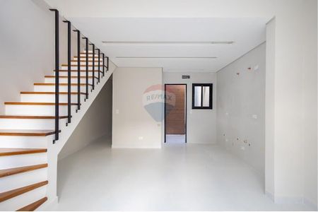 3_photo/94dce6fb55.be31b5bde481aac2-ATLAS-b3d8ece0-f70d-4aea-bab5-08d49d4d8e35.jpg de casa à venda com 3 quartos, 154m² em Barreirinha, Curitiba