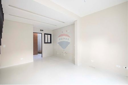 10_photo/94dce6fb57.786c4abf0a136510-ATLAS-e3b6647a-7d6e-4e45-b507-8ababaf45a67.jpg de casa à venda com 3 quartos, 154m² em Barreirinha, Curitiba