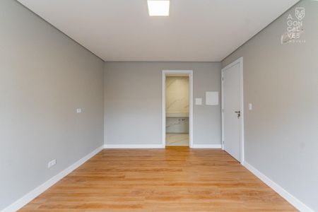 13_photo/94dce6fc05.ee367967f886cb7c-ATLAS-7a98ee31-45a7-4aad-ab25-a34f81a4c121.jpg de casa à venda com 3 quartos, 243m² em Santa Cândida, Curitiba