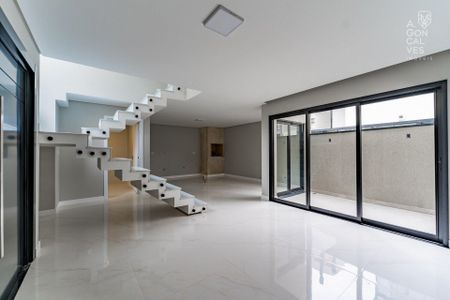 4_photo/94dce6fc05.ee367967f886cb7c-ATLAS-e8c99383-0d00-4313-b46f-1b7892e38d08.jpg de casa à venda com 3 quartos, 243m² em Santa Cândida, Curitiba