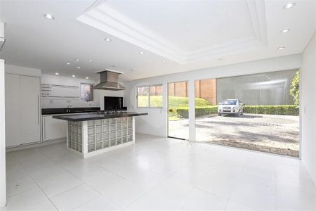 22_photo/94dce70383.4306e19fcac76b76-ATLAS-0c9c08e5-a290-46b8-aa60-a6ce4334f9a8.jpg de casa à venda com 4 quartos, 247m² em Barreirinha, Curitiba